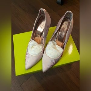 TED BAKER London  Palace Gardens Satin Pumps Women’s Size 36.5